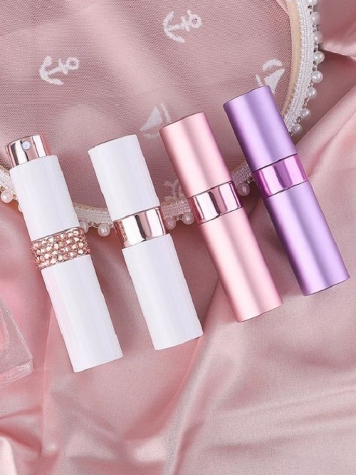 Revitalize your skin with our hydrating Lotion Spray. Lightweight mist locks in moisture for a refreshing, non-greasy feel.