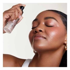 Lock in Your Look: Discover the Top Waterproof Setting Sprays. 