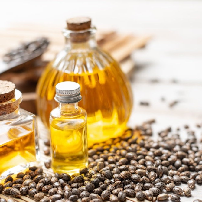 can i leave castor oil in my hair overnight